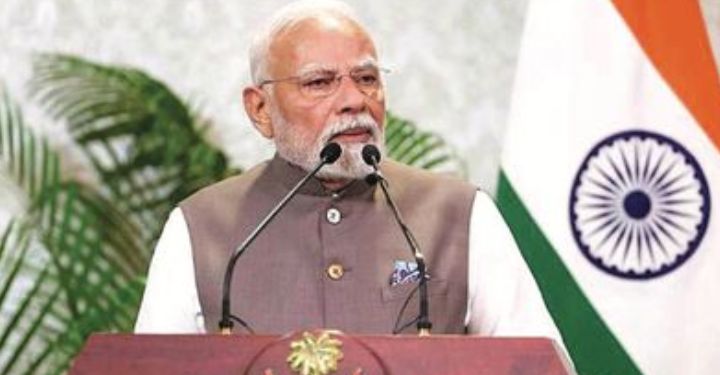 PM Modi Turns Emotional Over Mother’s Abuse: Opposition Accused of Political Vulgarity