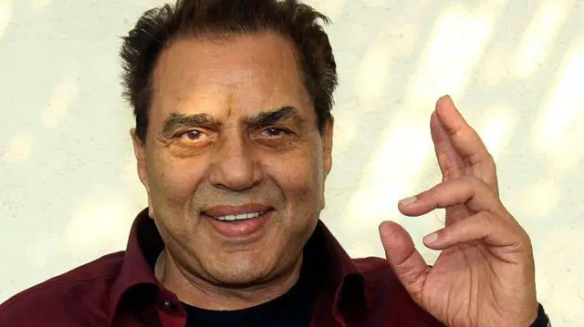Bollywood Icon Dharmendra Passes Away at 89 as Entire Film Industry Mourns