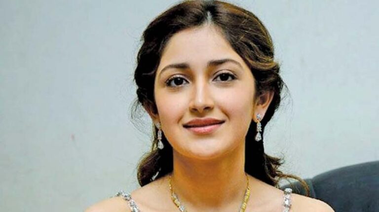 Sayyeshaa Saigal Surpasses Many Top Heroines in Beauty, Says New Feature Spotlight