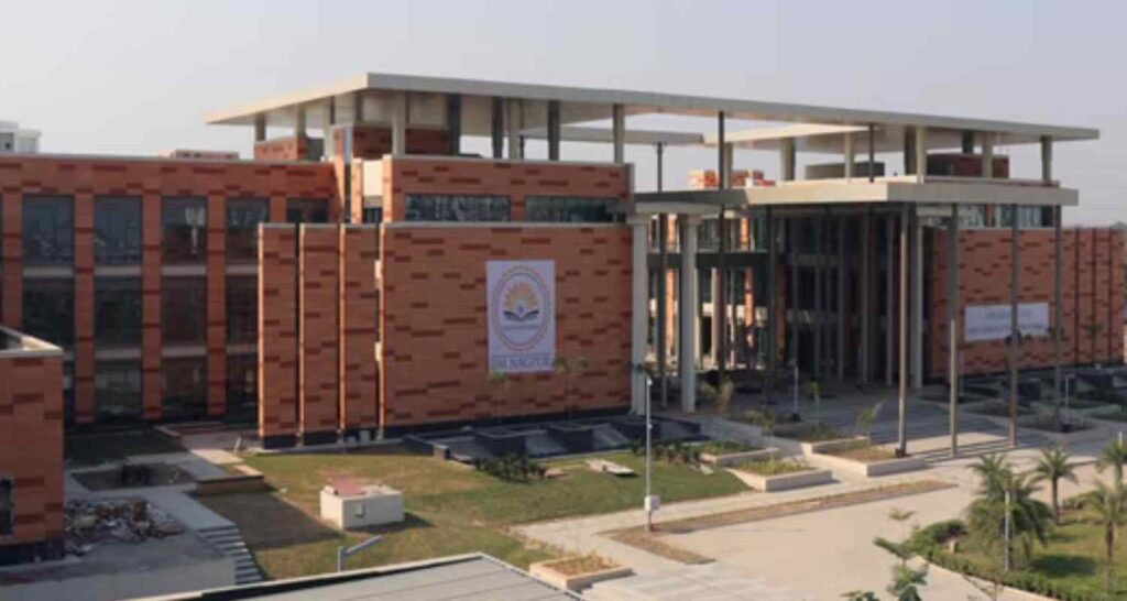 300 IIM Nagpur scholars boycott examination over 40 classmates’ debarmen… 300 IIM Nagpur students boycott exam over 40 classmates' debarmen...