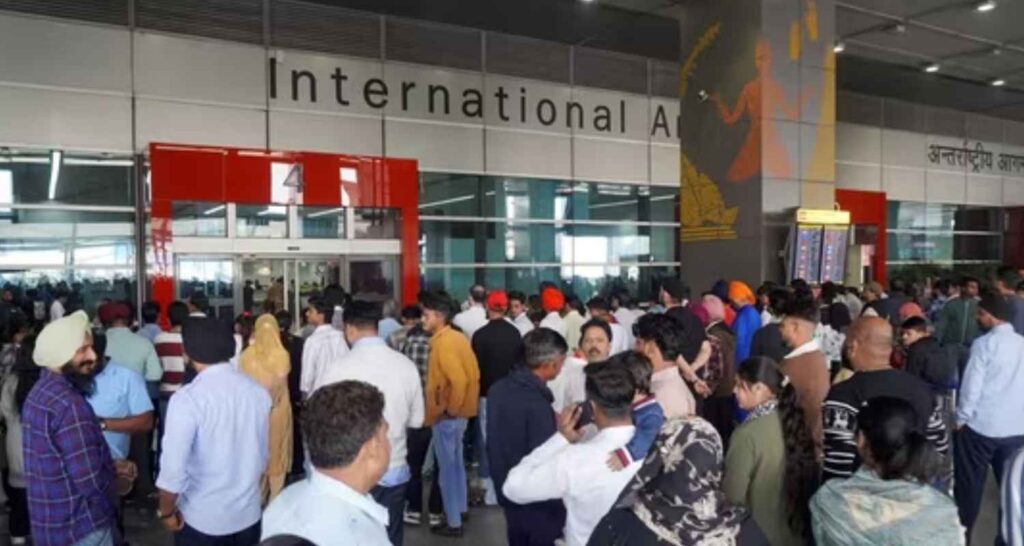 Web server received an invalid response while acting as a gateway or proxy server.