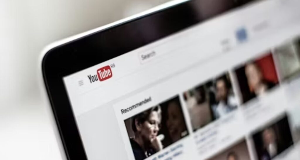 YouTube restores homepage after global outage
