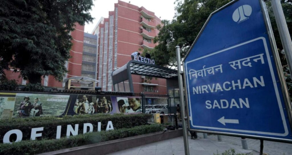 200 officers join WB voter voter roll check