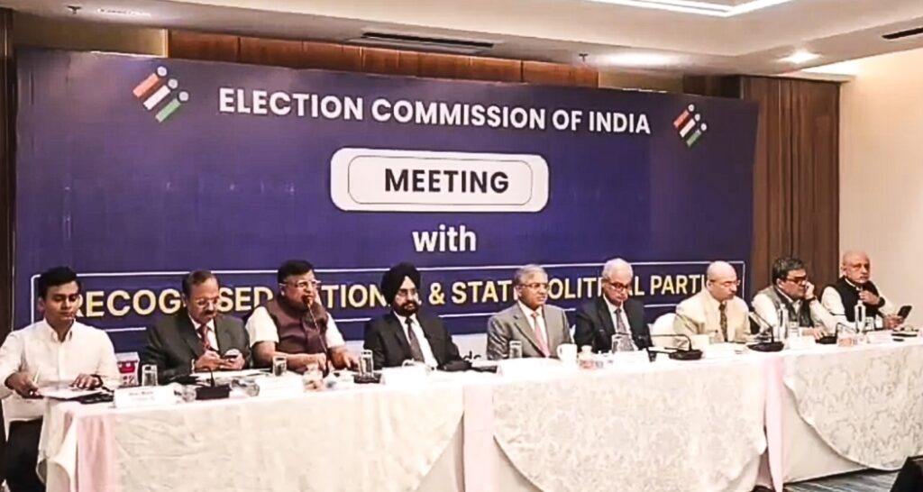 ECI hears events in Bengal as ballot fight intensifies ECI hears parties in Bengal as poll battle intensifies