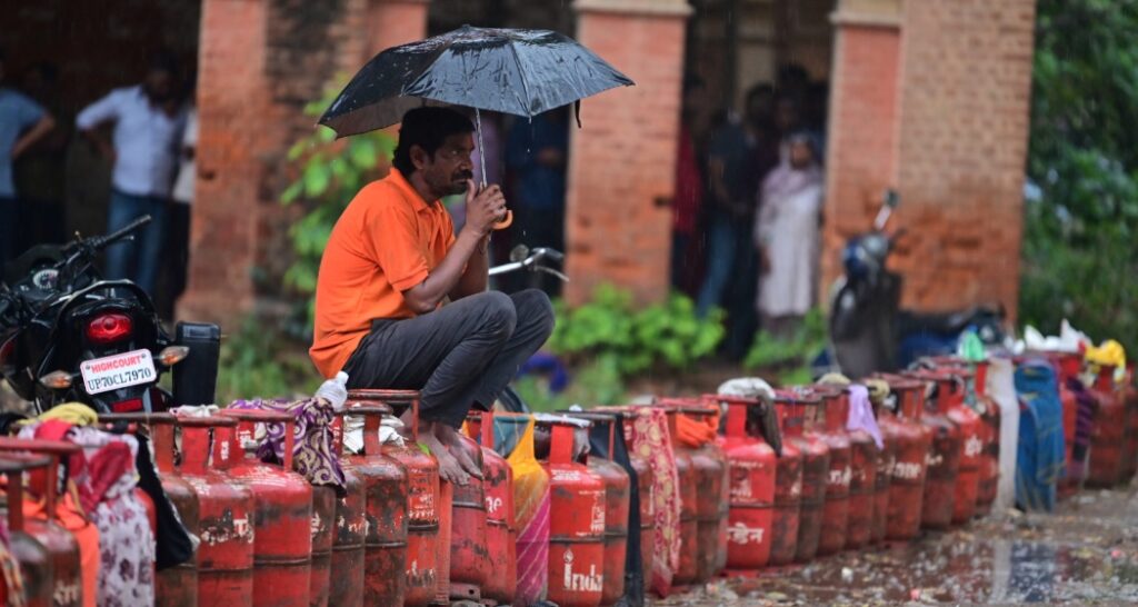 LPG crunch persists; supplies curbed for commercial users