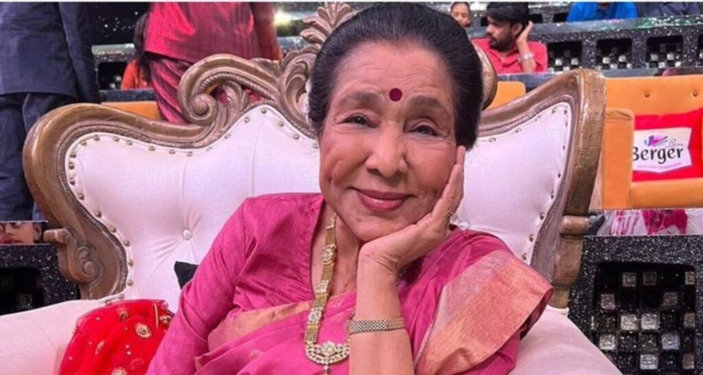 Singer Asha Bhosle suffers cardiac arrest; admitted to health facility Singer Asha Bhosle suffers cardiac arrest; admitted to hospital