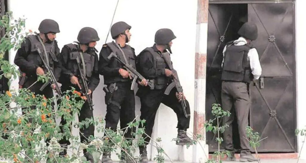 Two held in Noida working for Pakistani criminals, ISI