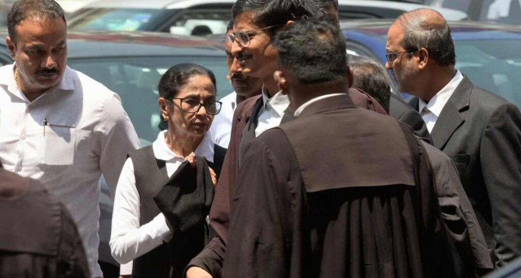 Mamata Banerjee appears in lawyer’s robes at Calcutta HC