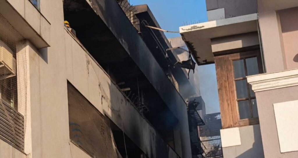 Massive fire in Delhi's four storey building kills 9