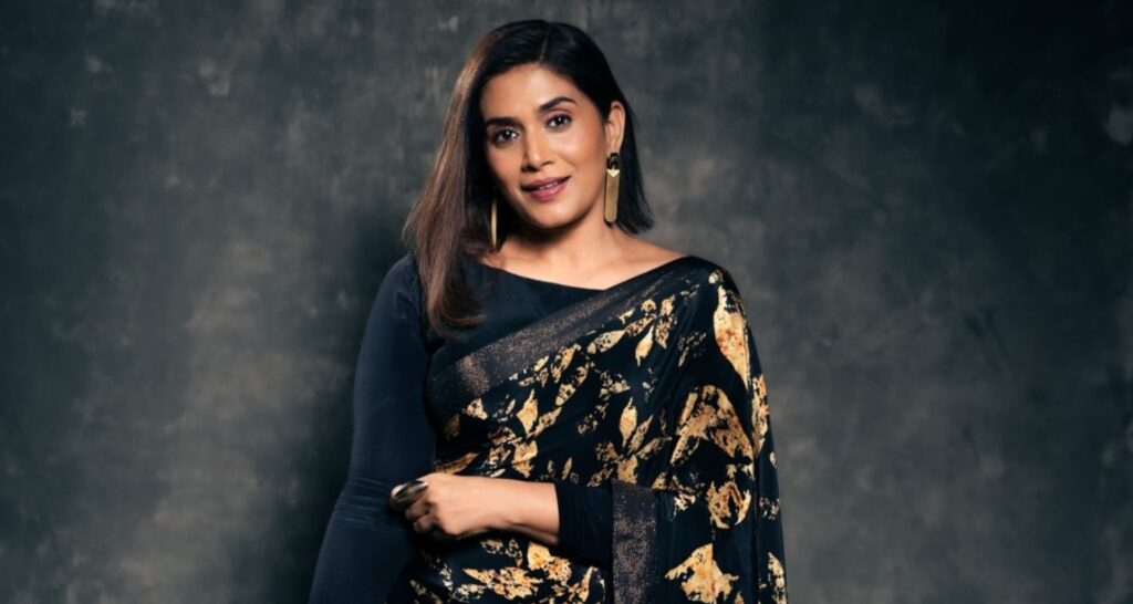 Sonali Kulkarni stranded for 5 hours on Mumbai-Pune route