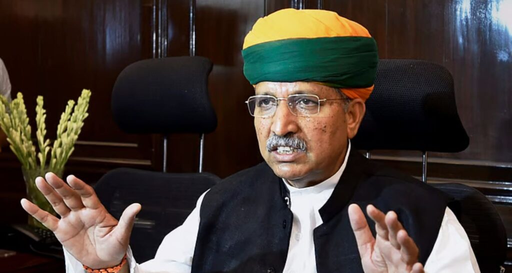 Union law minister Arjun Ram Meghwal has said there is “no tussle...