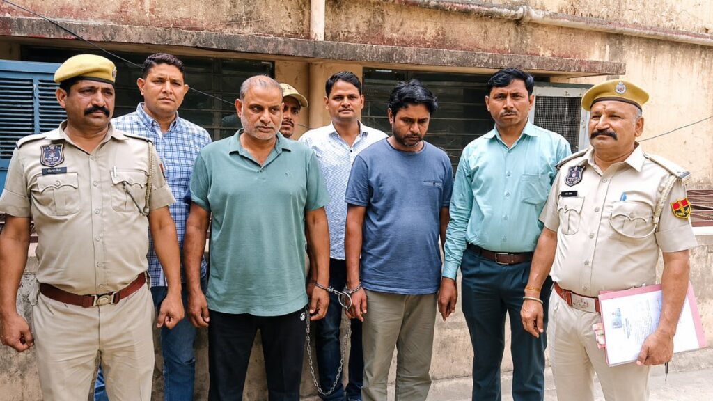 Burglar gang related to 66 instances in 12 states held in Jaipur Burglar gang linked to 66 cases in 12 states held in Jaipur