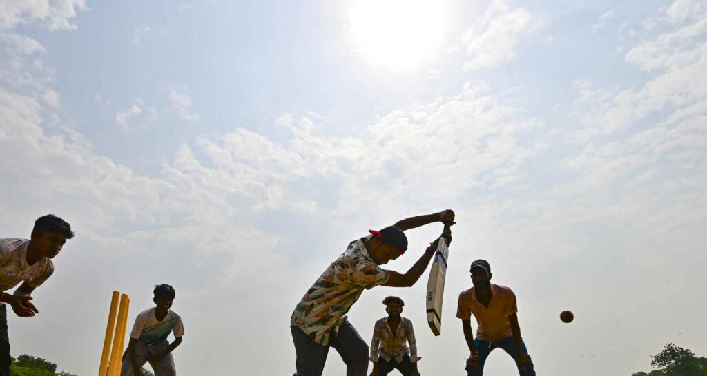 Temp rises in Delhi even after IMD predicts rain
