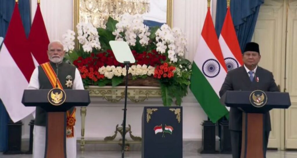 PM Modi and President of Indonesia alternate agreements PM Modi and President of Indonesia exchange agreements